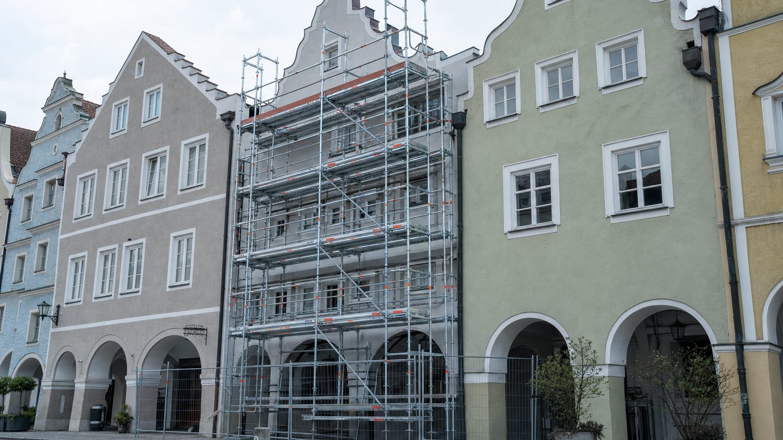 Gerüstbau in Bad Abbach – eingerüstete Fassade in Niederbayern